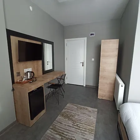 Hotel Skylon Airport 3*