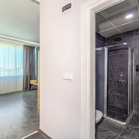 Hotel Skylon Airport 3*