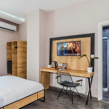 Skylon Airport Hotel 3*